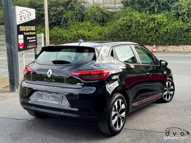 Renault Clio V 1.6 E-Tech 140 ch Limited Noir de 2021