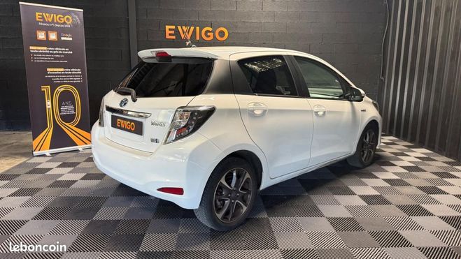Toyota Yaris 1.5 VVTI 100H 75 HYBRID FULL-HYBRID ATTI Blanc de 2014