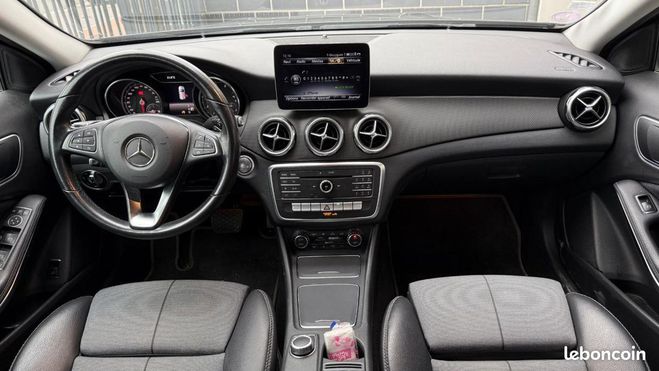 Mercedes Classe GLA Classe 1.6 180 120ch INSPIRATION 7G-DCT  Noir de 2019