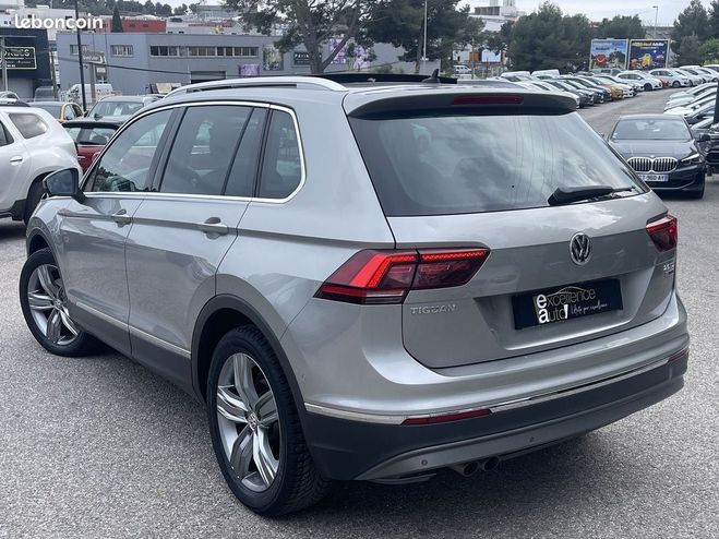 Volkswagen Tiguan 2.0 TDI 150CH BLUEMOTION TECHNOLOGY CARA Gris de 2016
