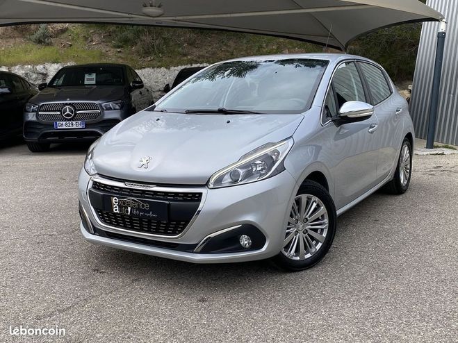 Peugeot 208 1.2 PURETECH 82CH ALLURE 5P Gris de 2017