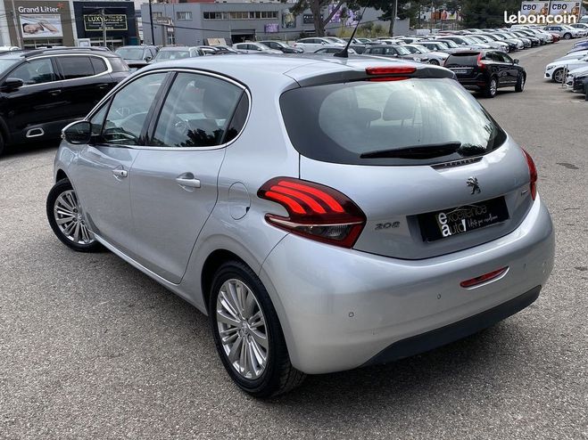 Peugeot 208 1.2 PURETECH 82CH ALLURE 5P Gris de 2017