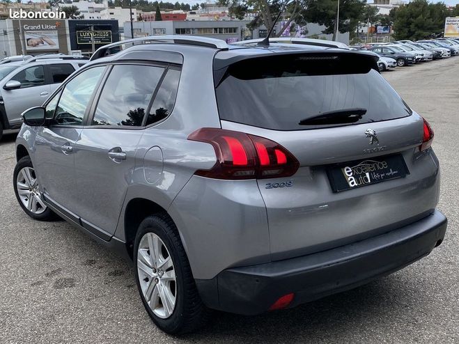 Peugeot 2008 1.2 PURETECH 82CH STYLE Gris de 2018
