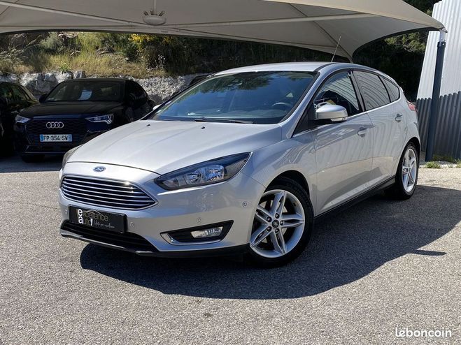 Ford Focus 1.5 ECOBOOST 150CH STOP&START TITANIUM Gris de 2016
