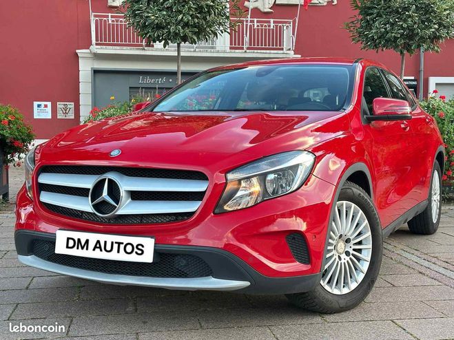 Cliquer pour voir la photo suivante Mercedes Classe GLA Classe benz 180 cdi intuition 2015 Rouge de 2015