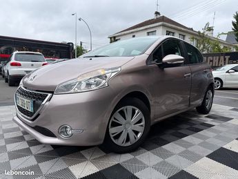  Voir détails -Peugeot 208 1.2 VTI ALLURE 5P à Morsang-sur-Orge (91)