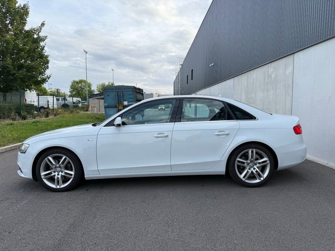 Audi A4 2.0 TDI 143 CV S Line Phase 2 - Rvision Blanc Blanc de 2013