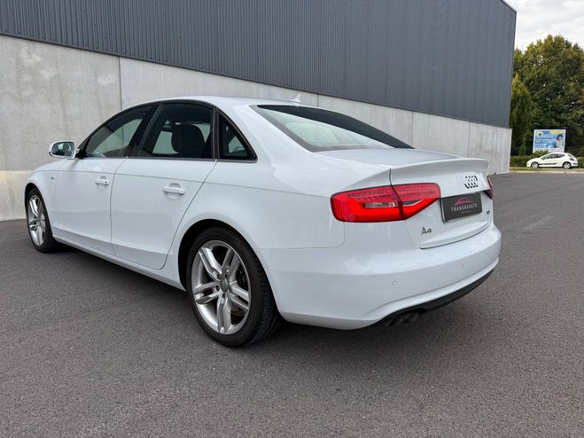 Audi A4 2.0 TDI 143 CV S Line Phase 2 - Rvision Blanc Blanc de 2013