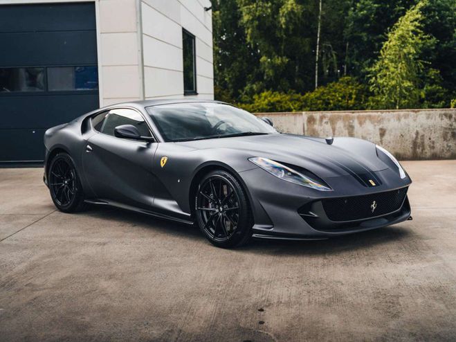 Ferrari 812 Superfast Grigio Opaco Atelier-Painted Stripe Gris de 