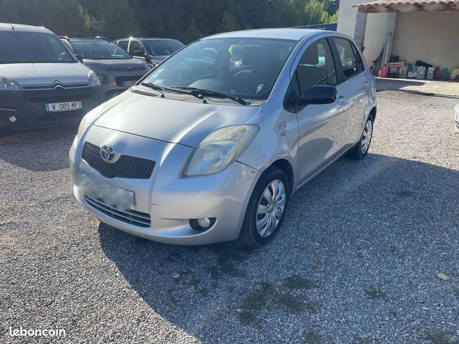 Toyota Yaris vvti navimedia Gris de 2008