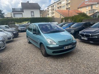  Voir détails -Citroen Xsara Picasso 2.0 essence 16 V bote automatiq à Metz (57)