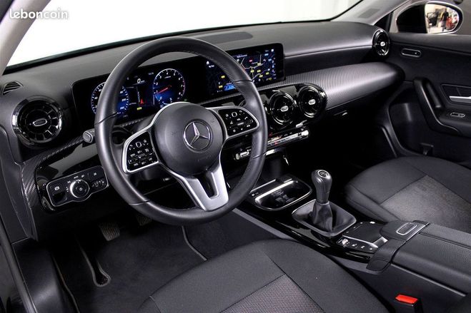 Mercedes Classe A IV 160 109CH BUSINESS LINE ESSENCE Noir de 2021