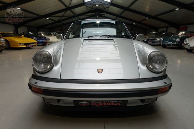 Porsche 911 Carrera cabrio Gris de 1986