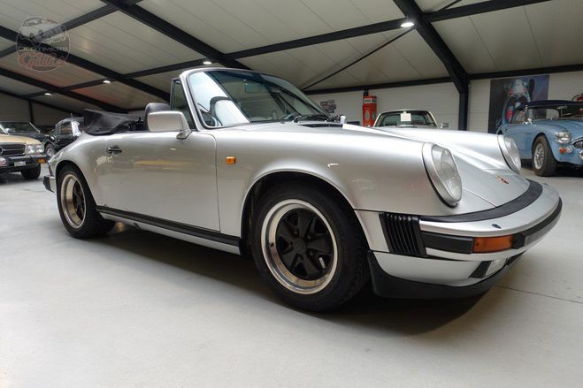 Porsche 911 Carrera cabrio Gris de 1986