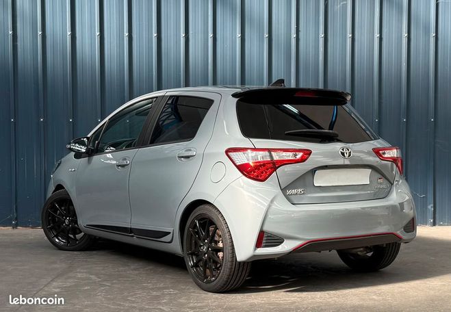 Toyota Yaris GR Sport Hybride 1.5 VVTI 100ch Garantie Gris de 2019