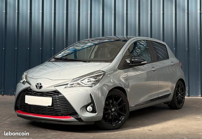 Toyota Yaris GR Sport Hybride 1.5 VVTI 100ch Garantie Gris de 2019