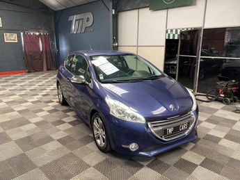  Voir détails -Peugeot 208 1.4 VTi Allure 3p 95ch à  Le Mans (72)