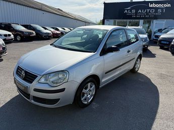  Voir détails -Volkswagen Polo 1.2 trend 3 portes clim à Reims (51)