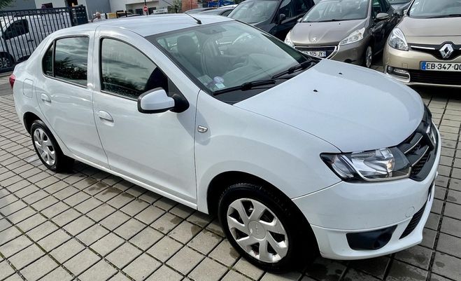 Dacia Logan Dacia Logan 1.2 16v 75ch Blanc Métallisé de 2013