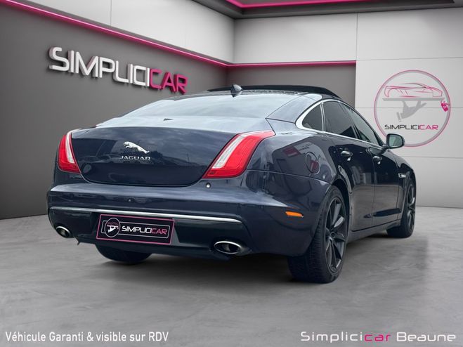 Jaguar XJ V6 3.0 - 300 ch Diesel BVA8 Portfolio Em Bleu de 2017