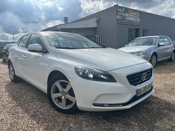  Voir détails -Volvo V40 1.6 D2 115 Momentum * GPS * CAMRA * à Uckange (57)