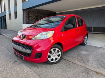  Voir détails -Peugeot 107 1.0l 12V 68 CV Urban à Nice (06)