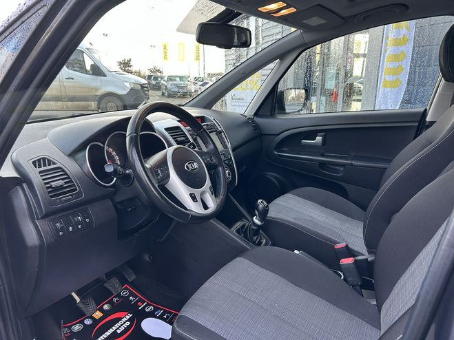 Kia Venga 1.6 CRDI 128CH FAP PREMIUM GRIS FONCE  de 2013