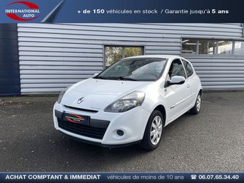  Voir détails -Renault Clio 1.2 16V 75CH AUTHENTIQUE à Auneau (28)