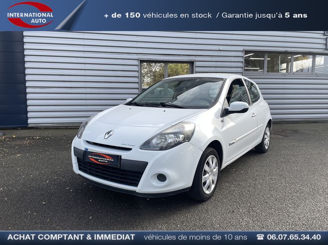 Renault Clio 1.2 16V 75CH AUTHENTIQUE BLANC  de 2012