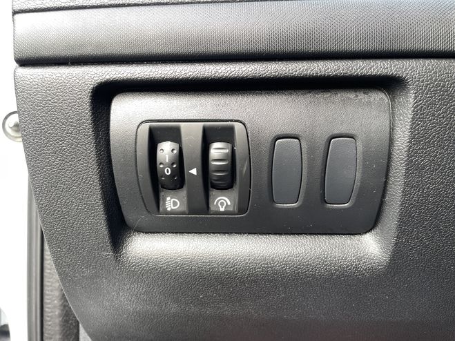 Renault Clio 1.2 16V 75CH AUTHENTIQUE BLANC  de 2012