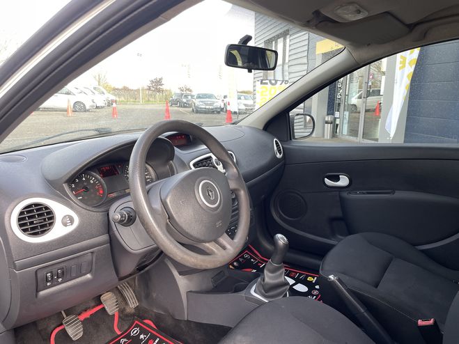 Renault Clio 1.2 16V 75CH AUTHENTIQUE BLANC  de 2012