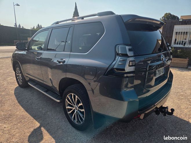 Toyota Land Cruiser lounge ba Gris de 2022