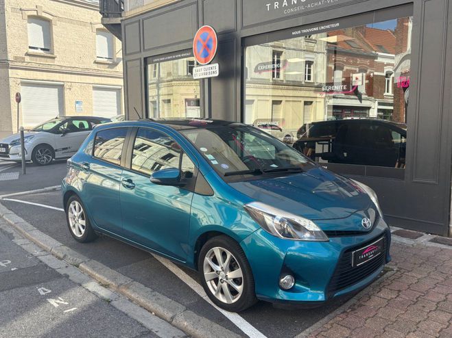 Toyota Yaris HYBRIDE 100h Style / TOIT PANORAMIQUE /  Bleu de 2014