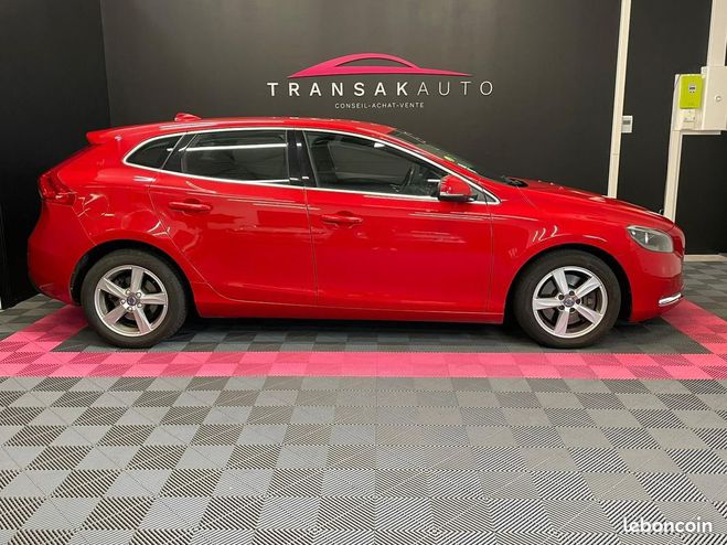 Volvo V40 D2 120 Momentum Geartronic A ORIGINE FRA Rouge de 2016