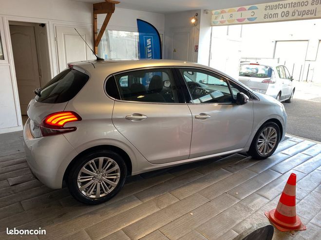 Peugeot 208 (2) 1.2 VTI 82 Allure 5 Portes Gris de 2016