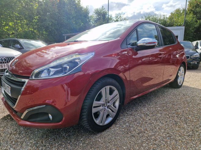 Peugeot 208 1.2 PURETECH 82 STYLE ROUGE de 2017