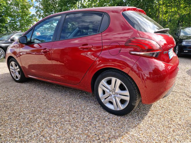 Peugeot 208 1.2 PURETECH 82 STYLE ROUGE de 2017