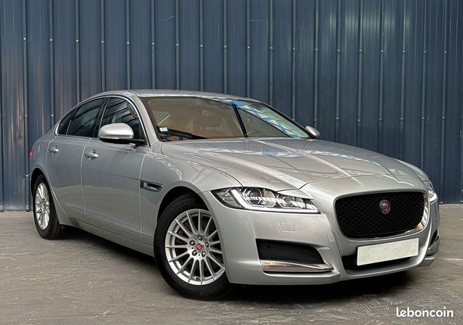 Jaguar XF Phase 2 E-Performance Prestige BVA 2.0D  Gris de 2018