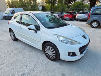  Voir détails -Peugeot 207 Access 1.4e 75ch à  Les Pennes-Mirabeau (13)