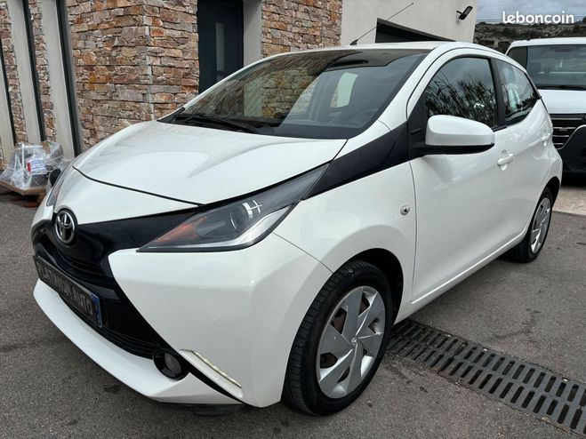 Toyota Aygo II 1.0 VVT-I X-Play 5P Blanc de 2014