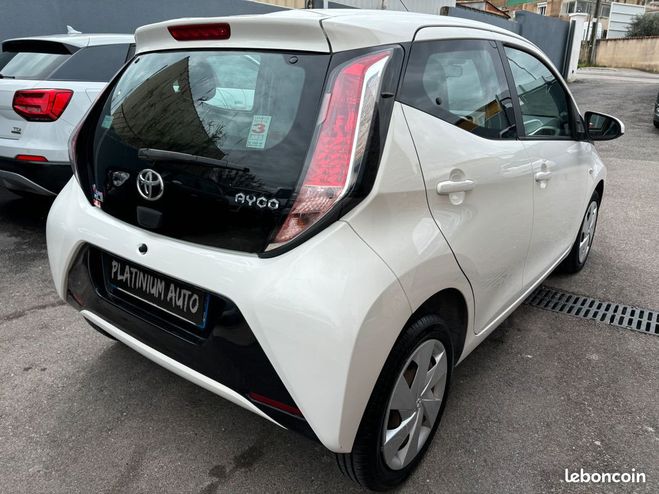 Toyota Aygo II 1.0 VVT-I X-Play 5P Blanc de 2014