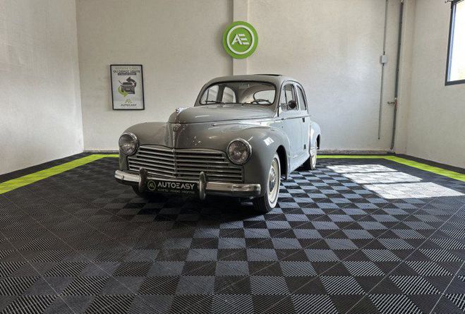 Peugeot 203 Model A Luxe Gris de 1954