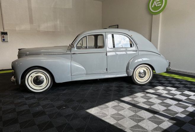 Peugeot 203 Model A Luxe Gris de 1954