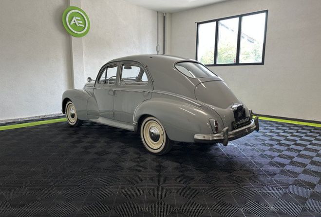 Peugeot 203 Model A Luxe Gris de 1954