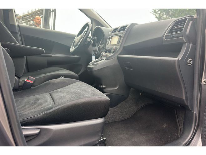 Toyota Verso 100 VVT-i Dynamic BVA Gris fonc de 2012