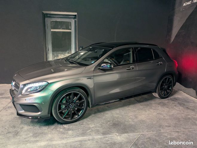 Mercedes Classe GLA Classe 45 AMG 4 MATIC 381CH FULL OPTIONS Gris de 2017
