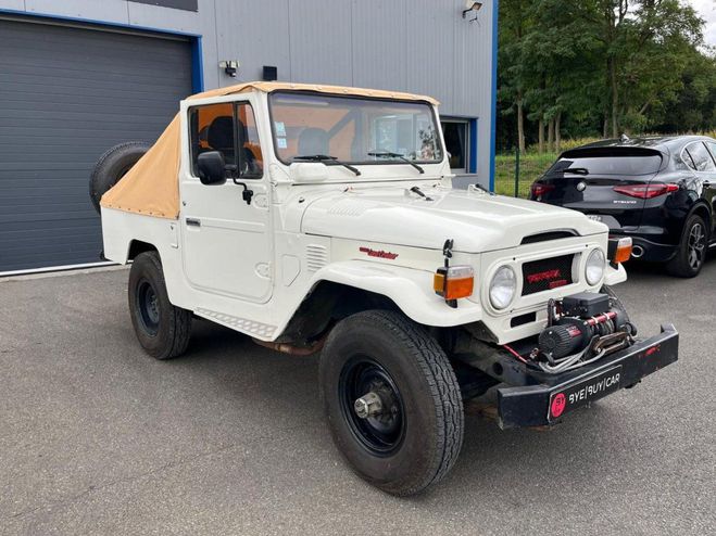 Toyota Land Cruiser BJ43 BJ-43 BACHE ARCEAU RESTAURE TBE 2.9 VERT CLAIR de 1978