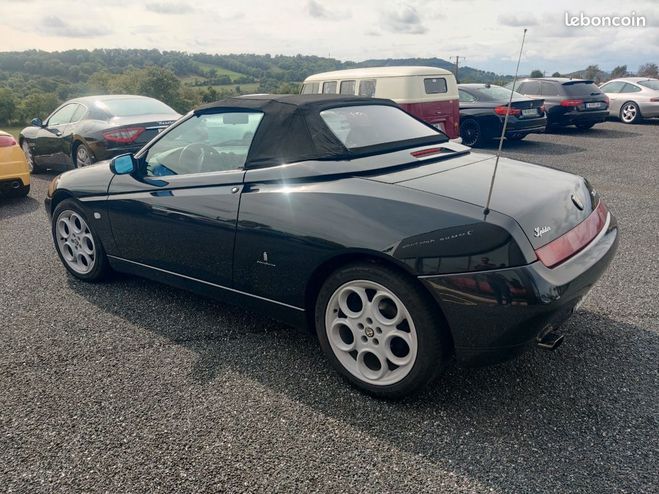 Alfa romeo Spider 916 Noir de 2004