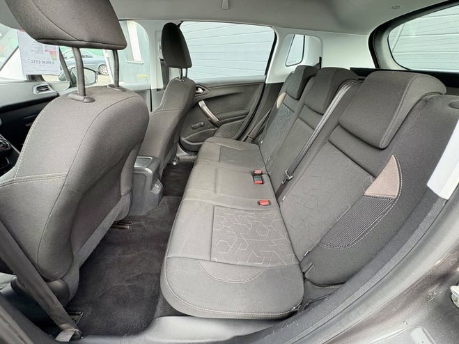 Peugeot 2008 1.6 BlueHDi 100ch Active GRIS F de 2016