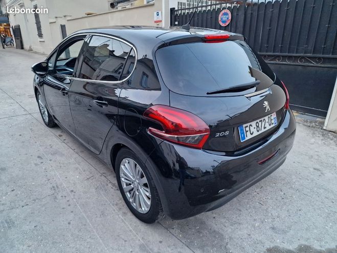 Peugeot 208 essence 110ch s&s allure boite automatiq Noir de 2019